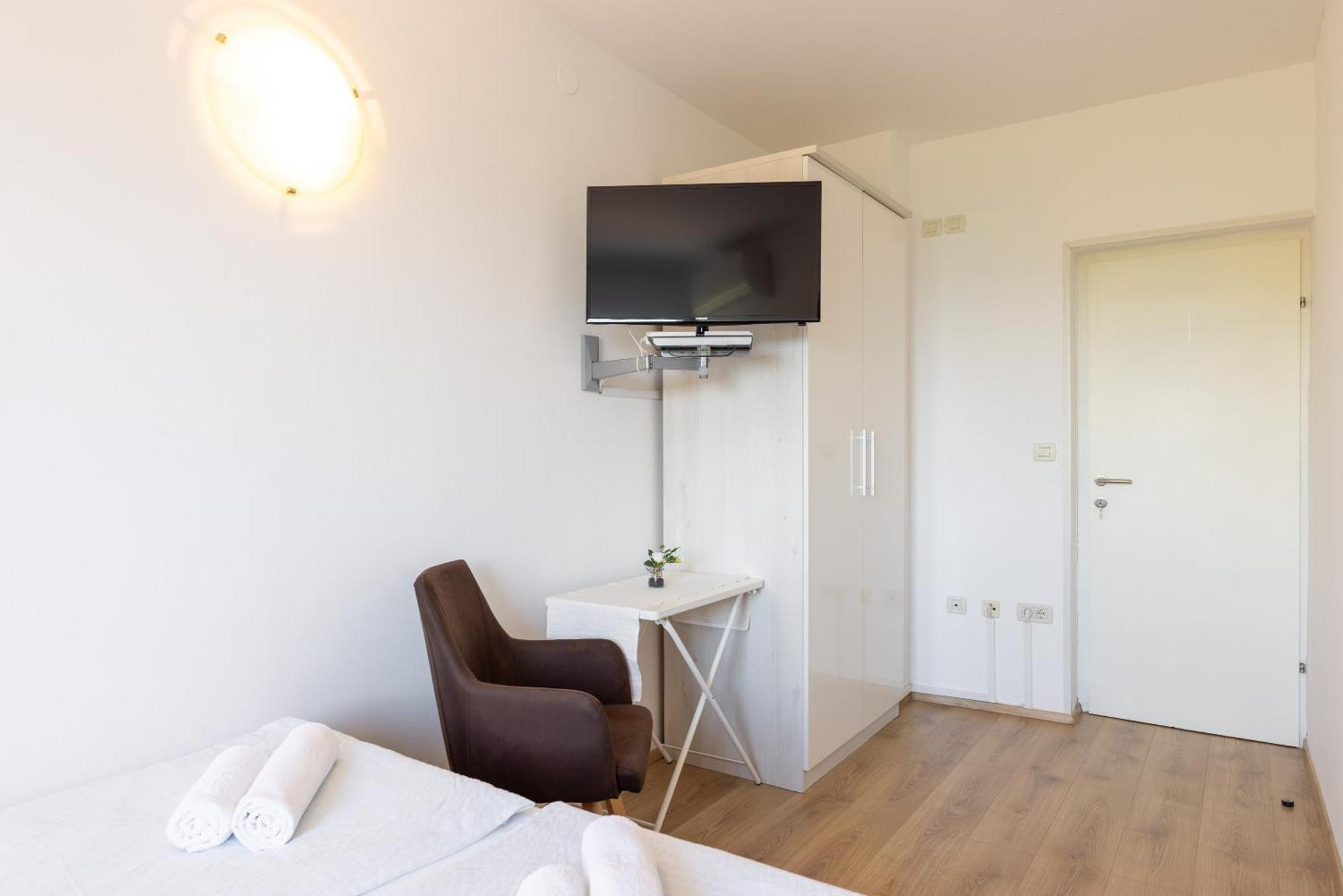 Seaside Guesthouse By Jr City Apartments Jadranovo Exterior foto