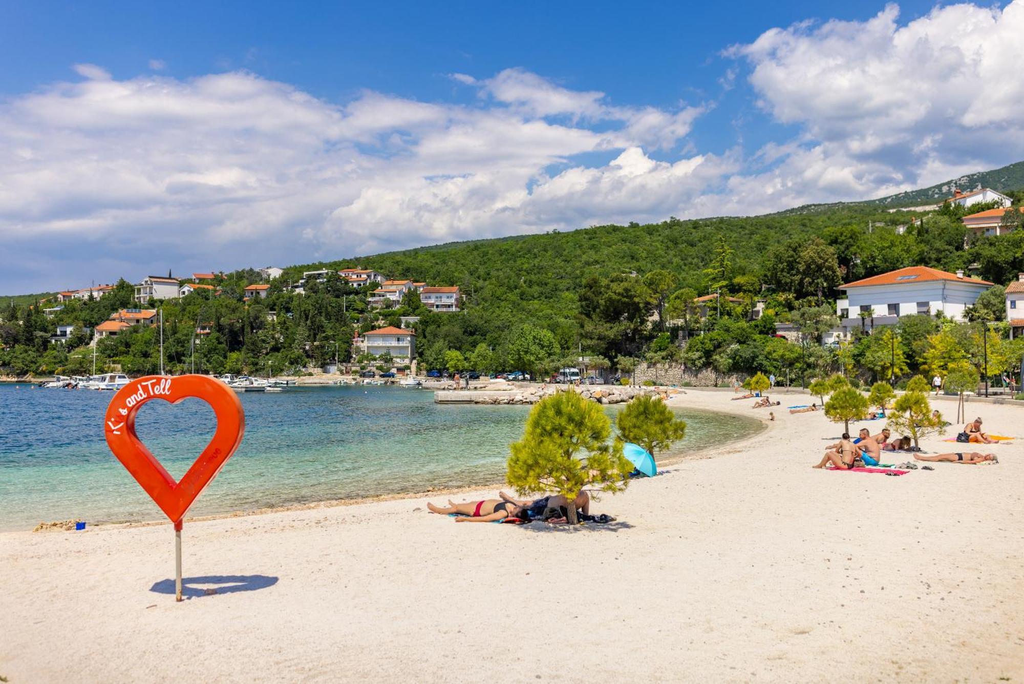 Seaside Guesthouse By Jr City Apartments Jadranovo Exterior foto