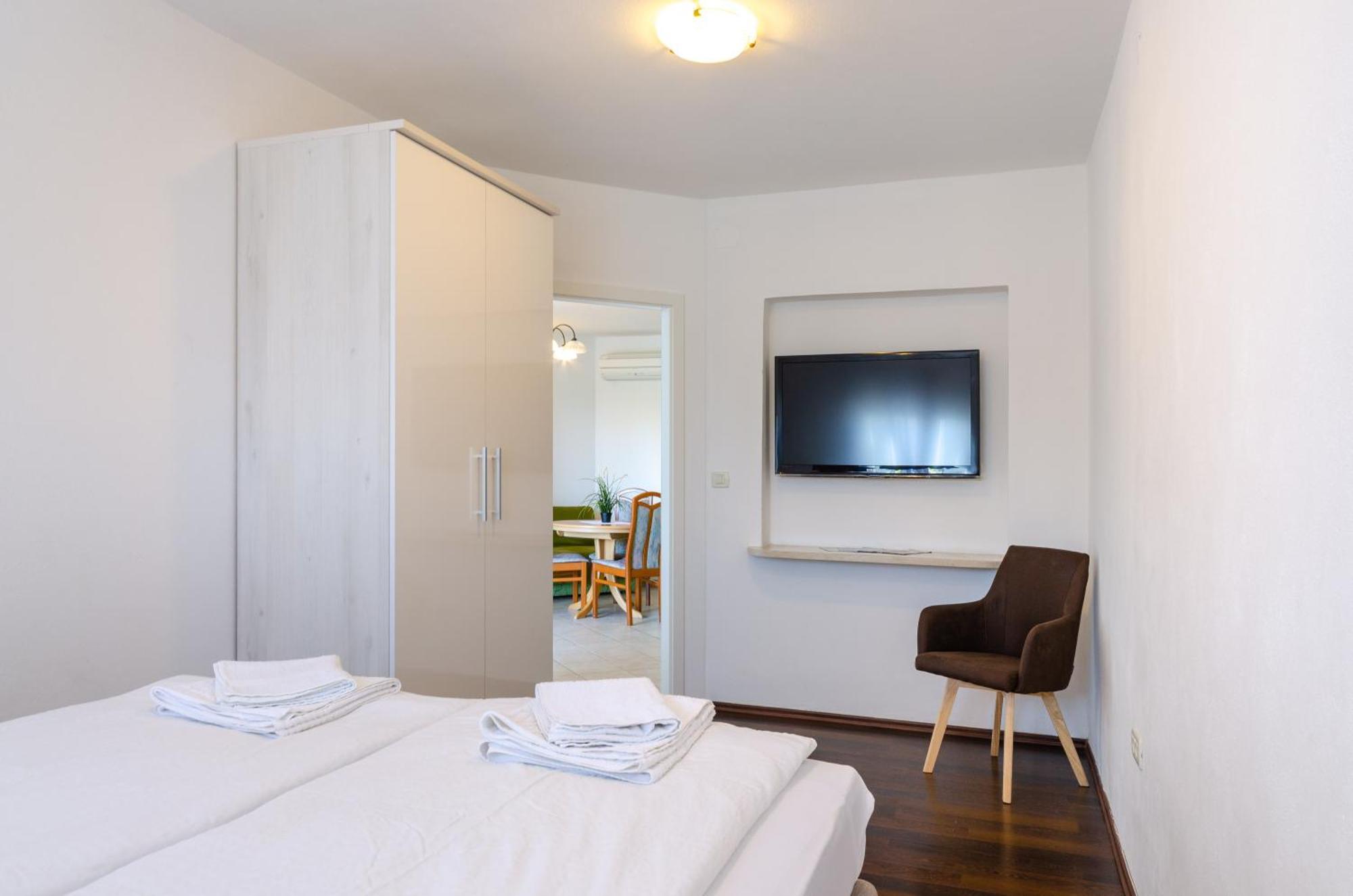 Seaside Guesthouse By Jr City Apartments Jadranovo Zimmer foto