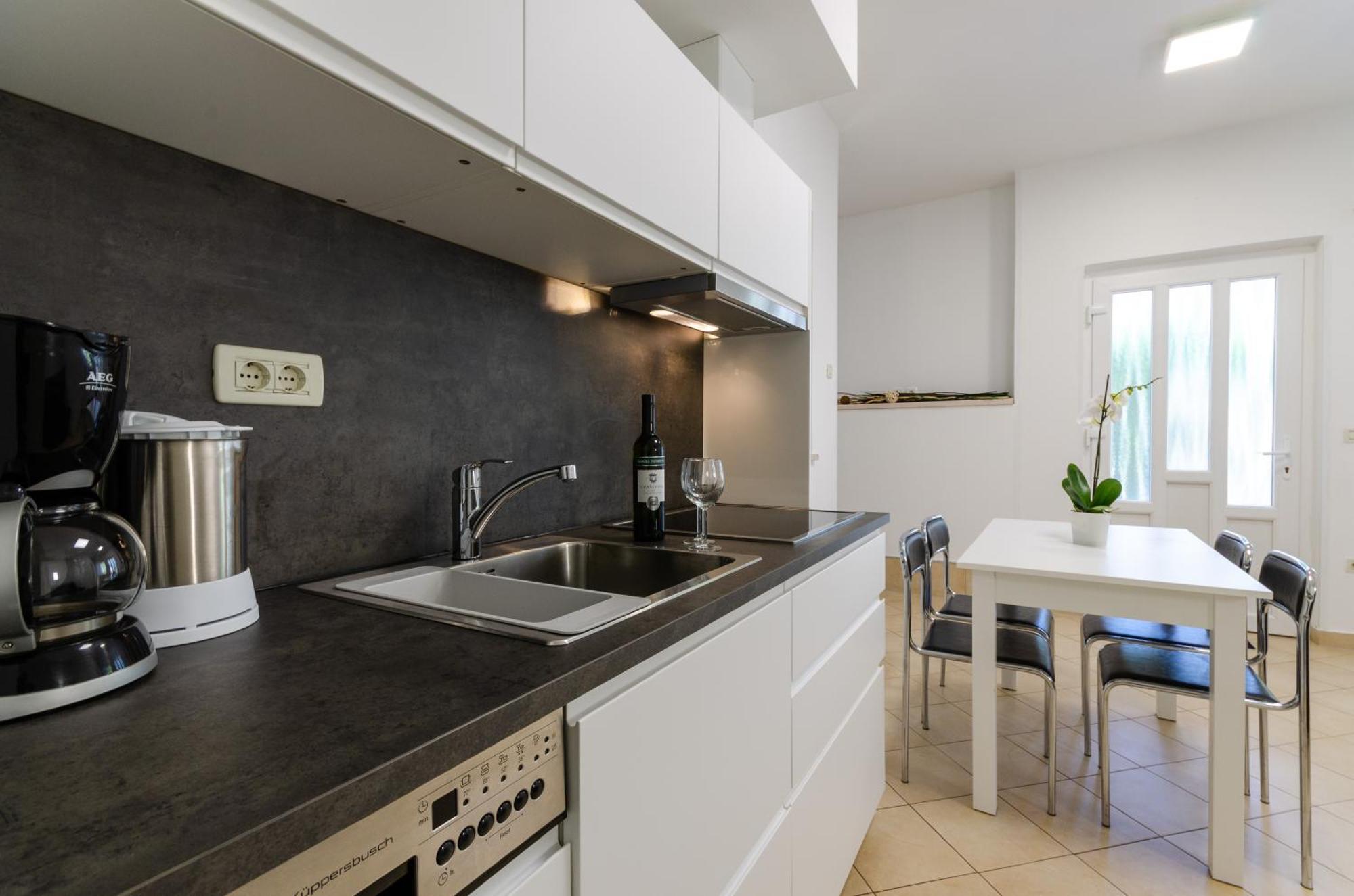 Seaside Guesthouse By Jr City Apartments Jadranovo Zimmer foto